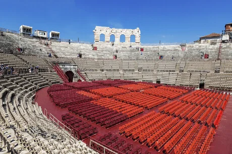 Operaen, Arena di Verona