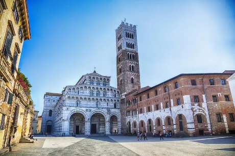 Piazza San Martino med domkirken