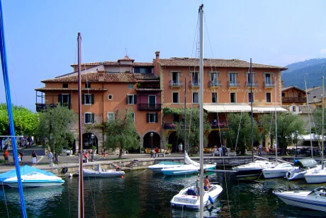 Hotel Albergo Gardesana i Torri del Benaco