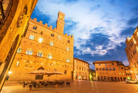 Piazza dei Priori i Volterra