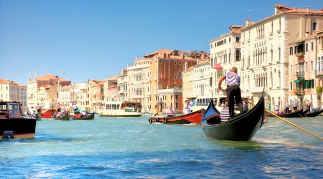 I gondol gennem Canal Grande